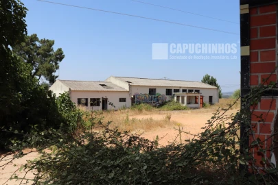 Armazém para Venda em São Pedro de Tomar