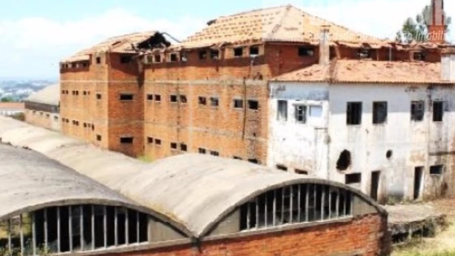 Armazém para Venda em São Pedro de Tomar