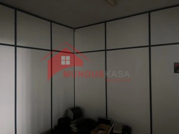 Armazém para Venda em Azeitão (São Lourenço e São Simão)