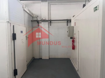 Armazém para Venda em Azeitão (São Lourenço e São Simão)