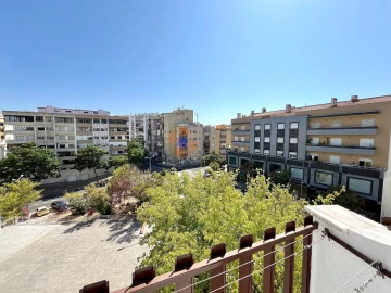 Apartamento T3 para Venda em Laranjeiro e Feijó