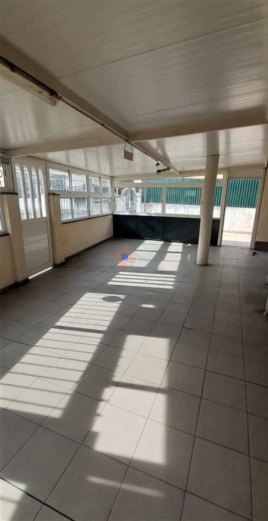 Negócio para Venda em Charneca de Caparica e Sobreda Foto 3