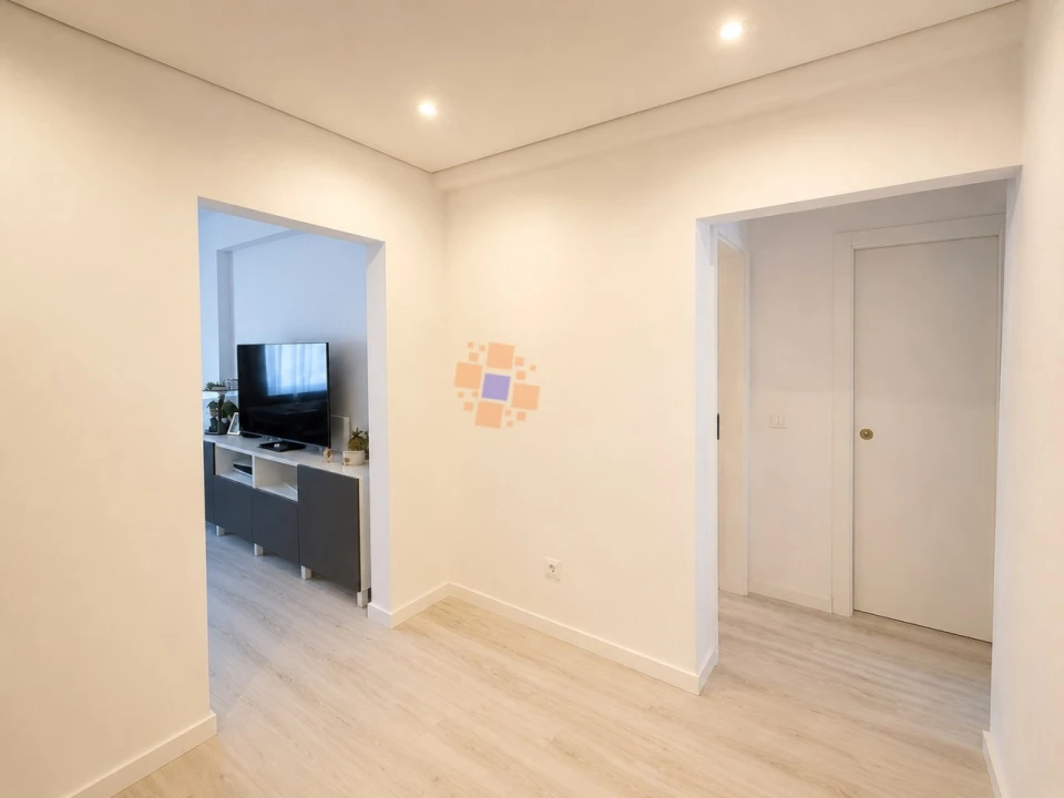 Apartamento T1 para Venda em Laranjeiro e Feijó Foto 5
