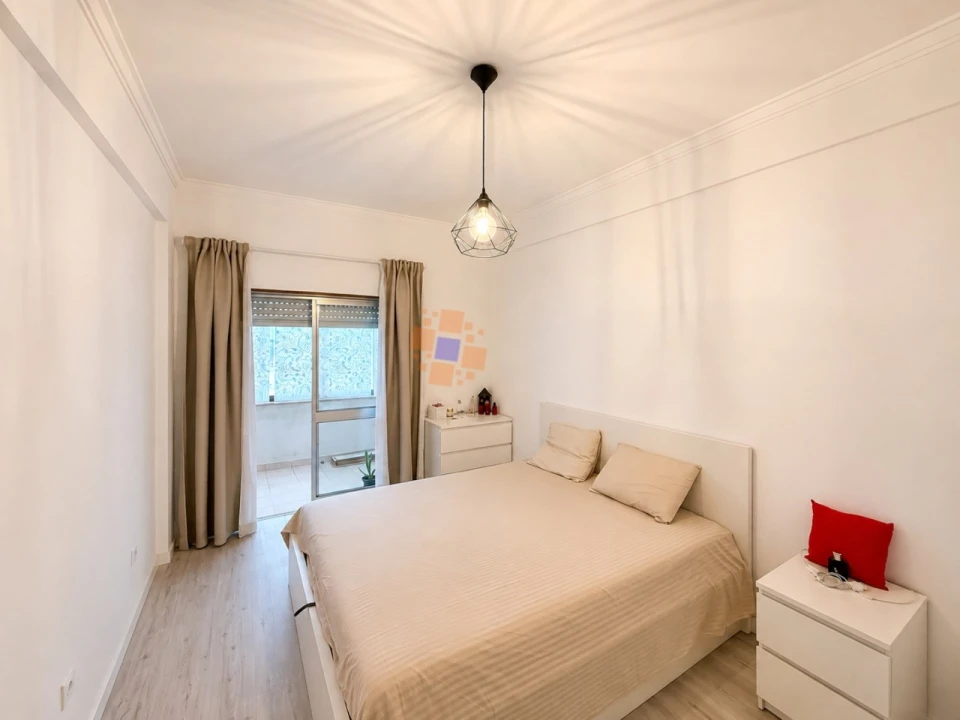 Apartamento T1 para Venda em Laranjeiro e Feijó Foto 7