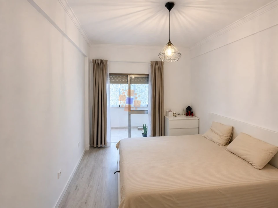 Apartamento T1 para Venda em Laranjeiro e Feijó Foto 9