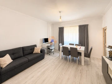 Apartamento T1 para Venda em Laranjeiro e Feijó