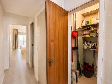 Apartamento T1 para Venda em Laranjeiro e Feijó