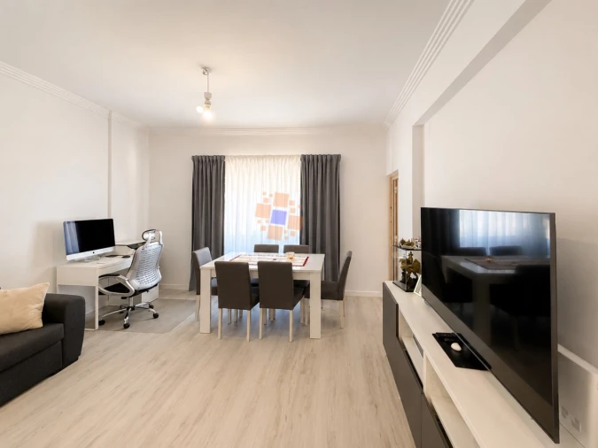 Apartamento T1 para Venda em Laranjeiro e Feijó Foto 3