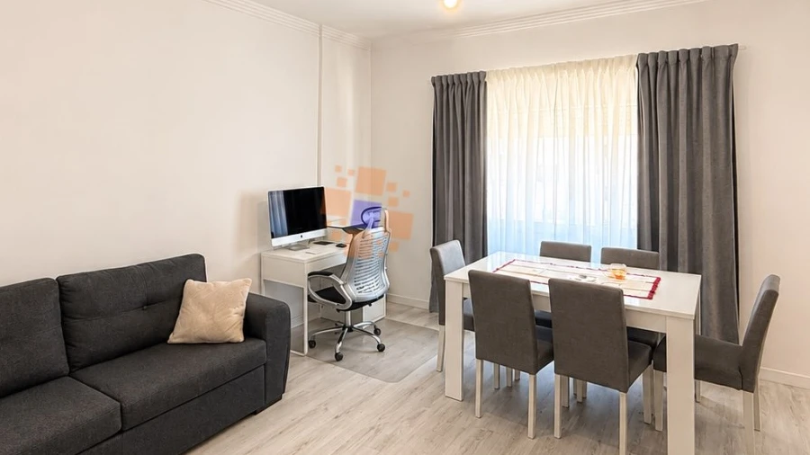 Apartamento T1 para Venda em Laranjeiro e Feijó