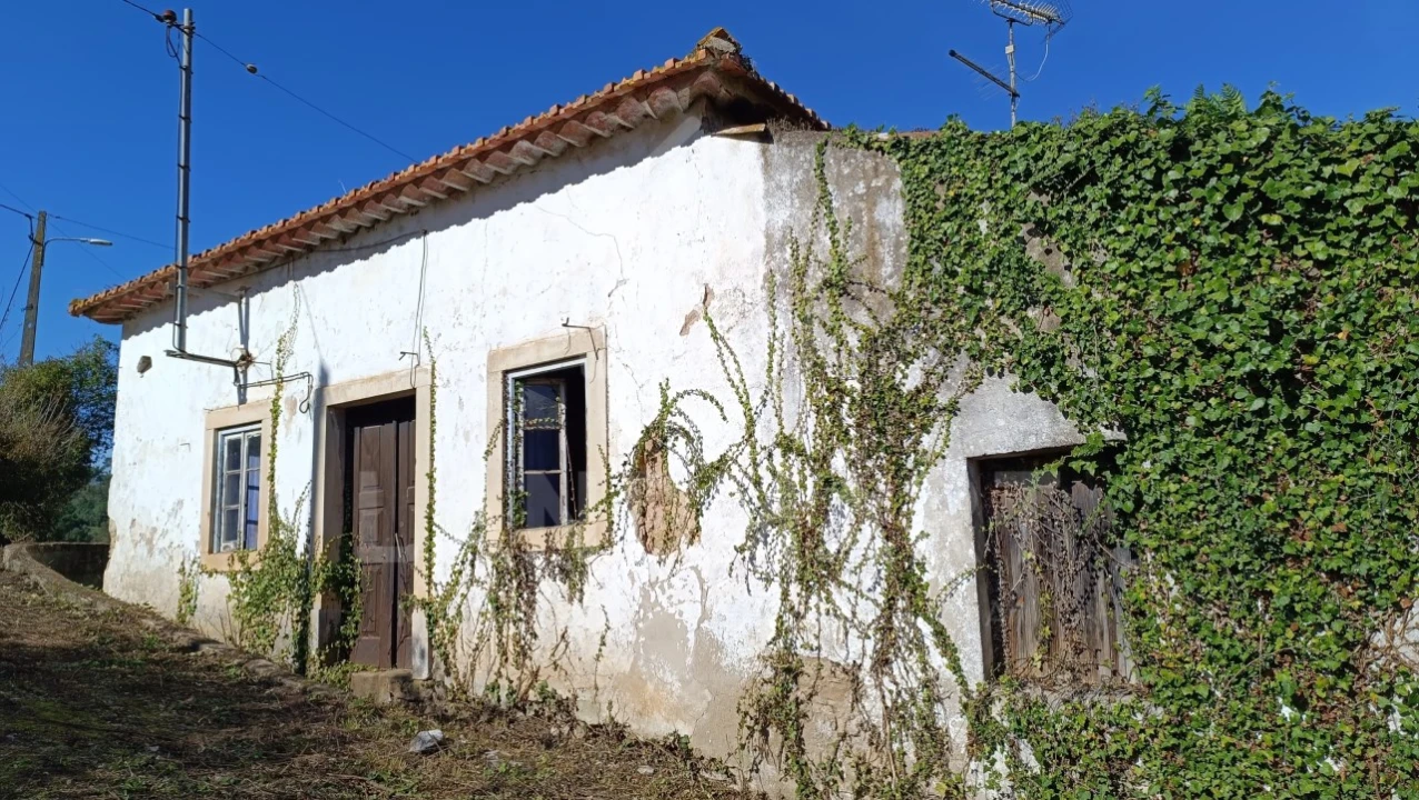 Moradia T2 para Venda em Alvorninha Foto 1