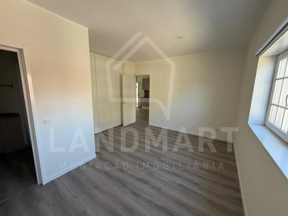 Apartamento T3 para Venda em Turquel Foto 5