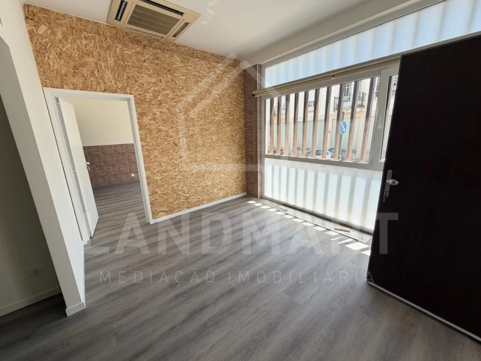 Apartamento T3 para Venda em Turquel Foto 8