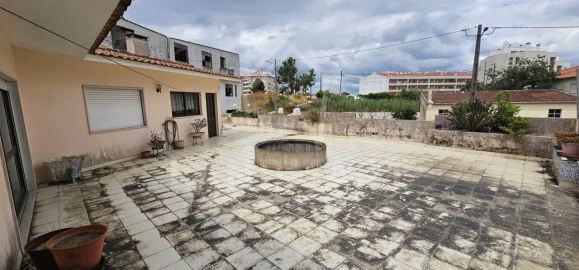 Moradia T6 para Venda em Benedita