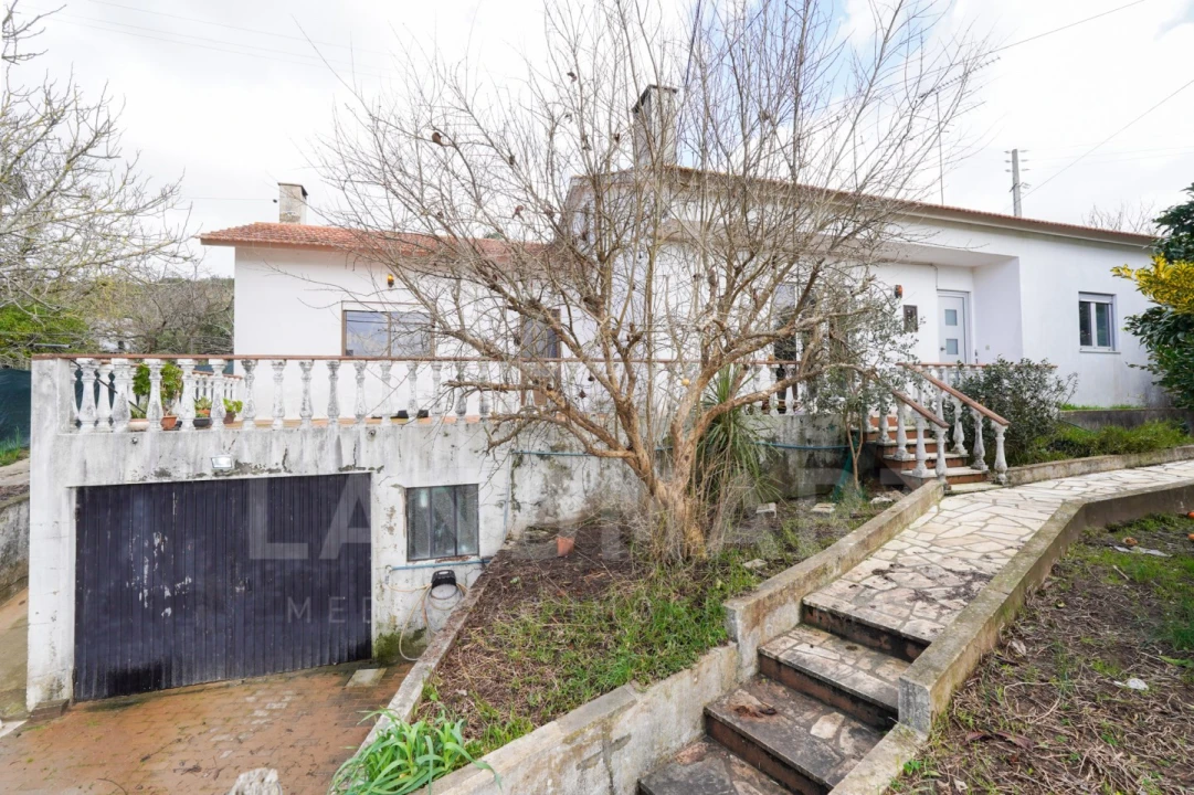 Moradia T3 para Venda em Alcobaça e Vestiaria Foto 2