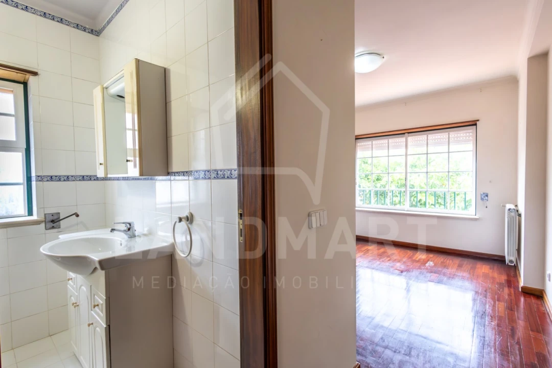 Moradia T4 para Venda em Benedita Foto 25