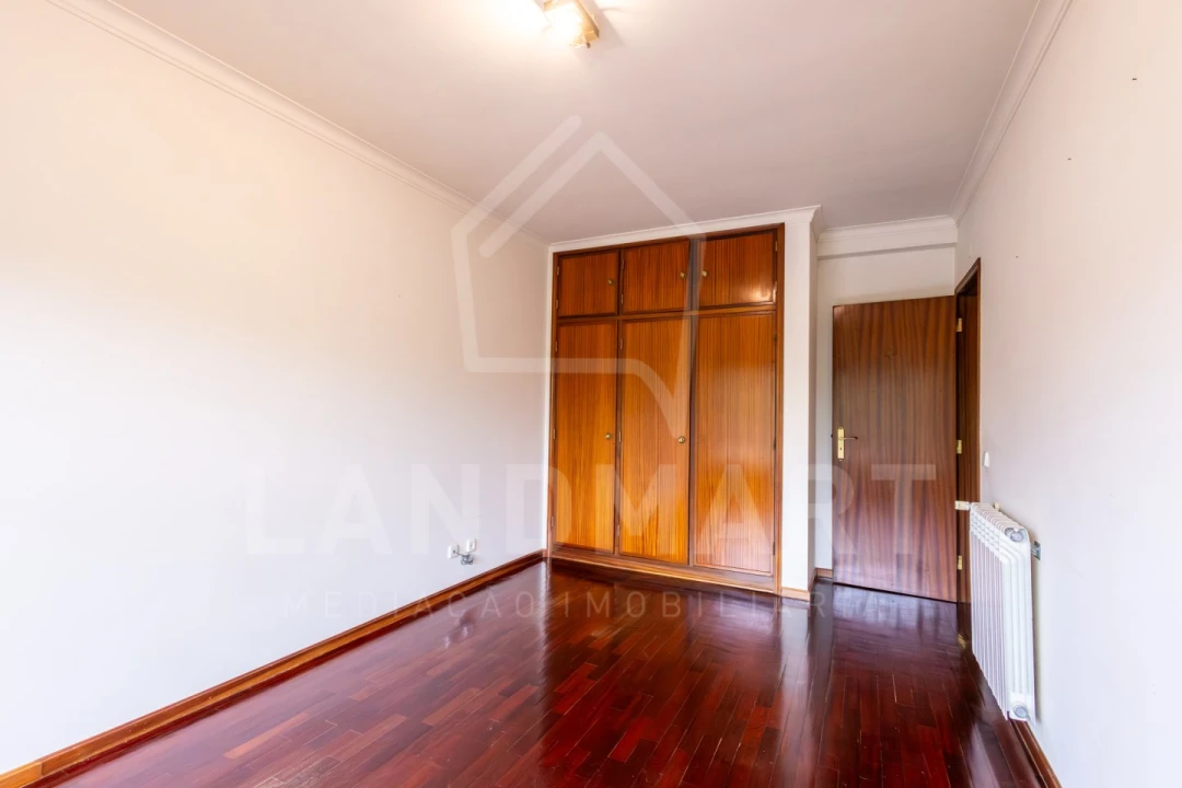 Moradia T4 para Venda em Benedita Foto 32