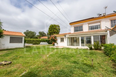 Moradia T4 para Venda em Benedita