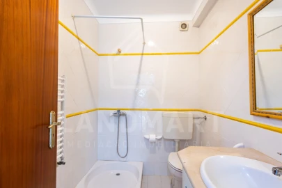 Moradia T4 para Venda em Benedita