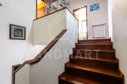Moradia T4 para Venda em Benedita