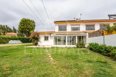 Moradia T4 para Venda em Benedita