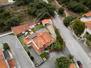 Moradia T4 para Venda em Benedita