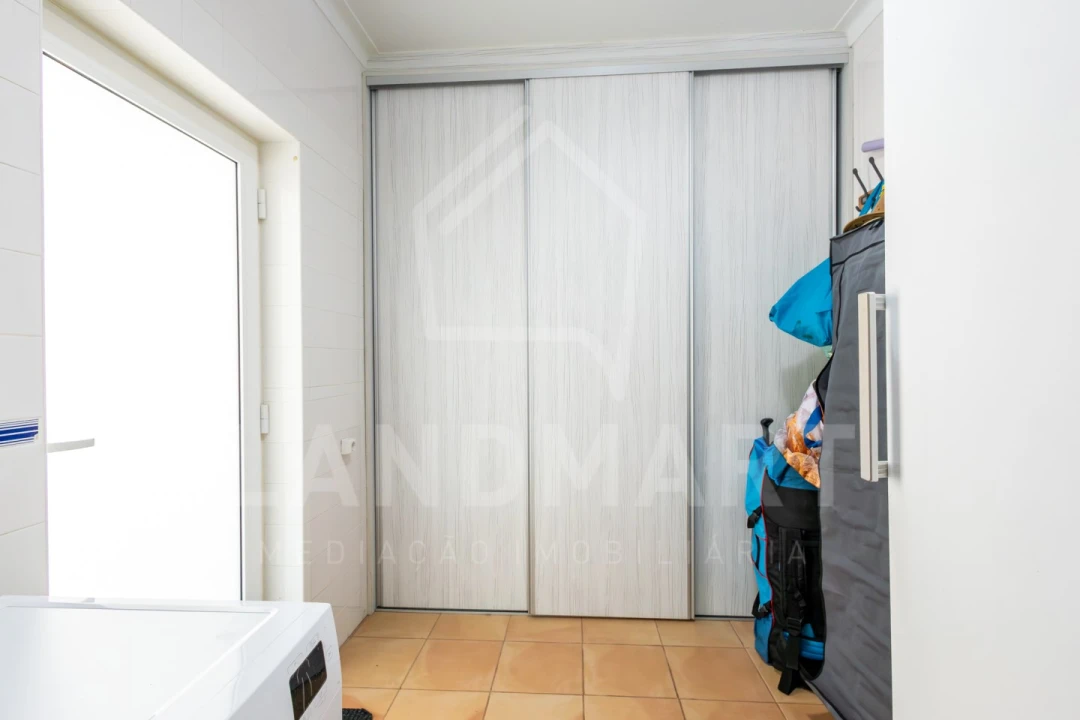 Moradia T3 para Venda em Turquel Foto 40