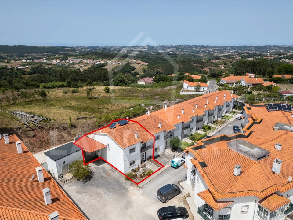 Moradia T3 para Venda em Turquel Foto 43