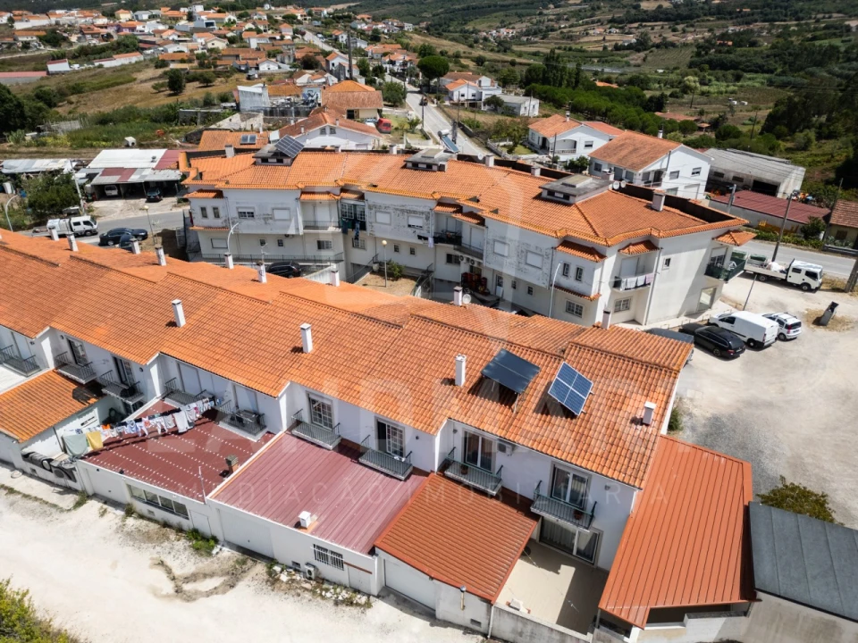Moradia T3 para Venda em Turquel Foto 48