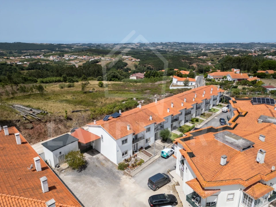 Moradia T3 para Venda em Turquel Foto 49
