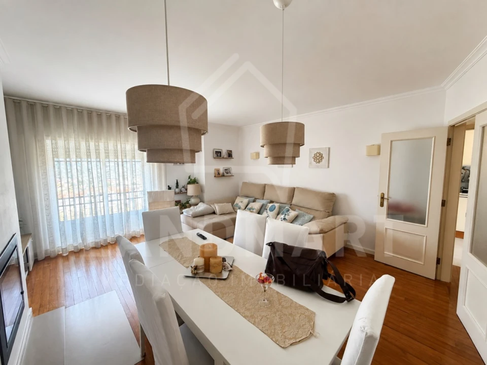 Apartamento T2 para Venda em Turquel Foto 1