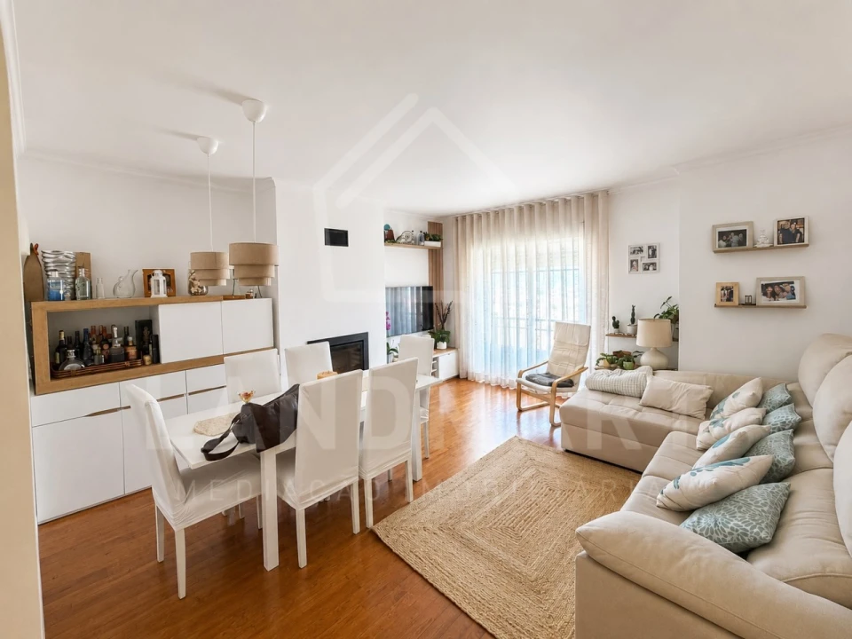 Apartamento T2 para Venda em Turquel Foto 3