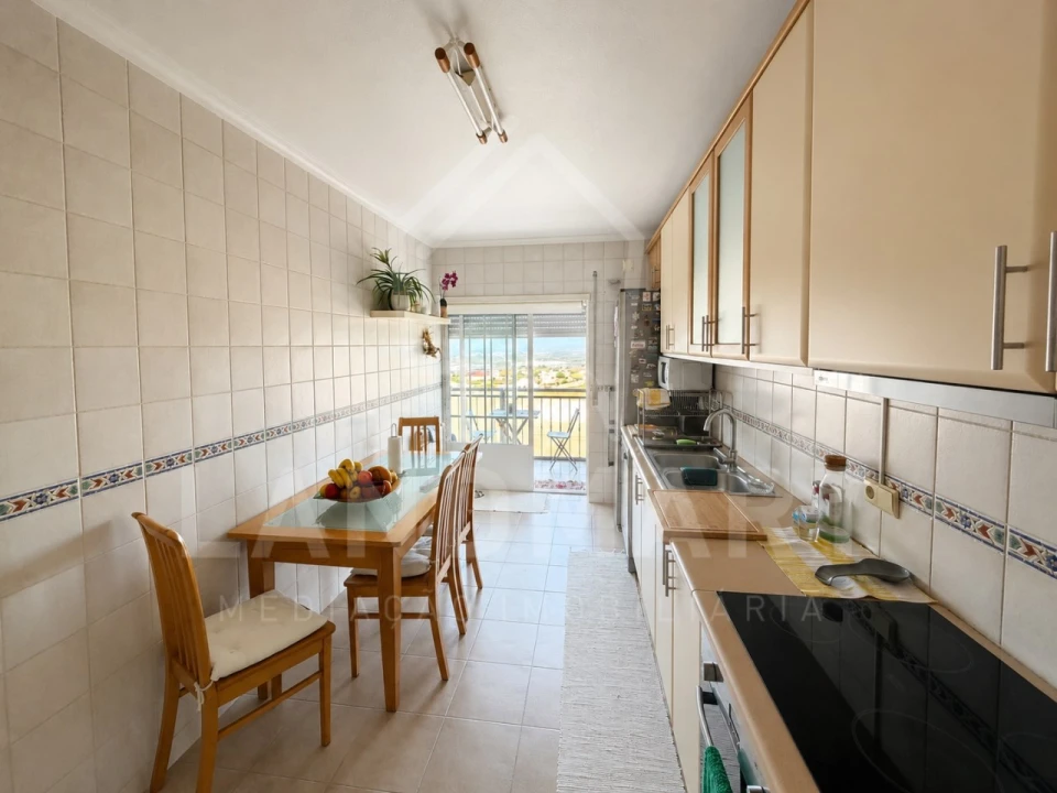Apartamento T2 para Venda em Turquel Foto 4