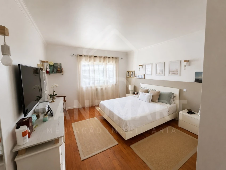 Apartamento T2 para Venda em Turquel Foto 6