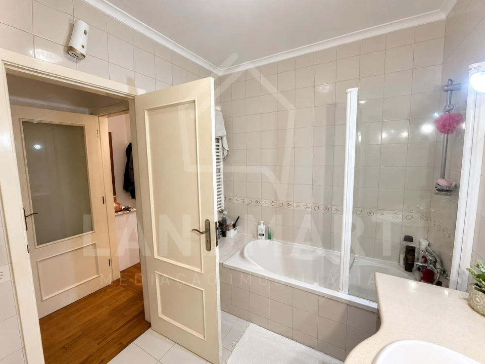 Apartamento T2 para Venda em Turquel Foto 7