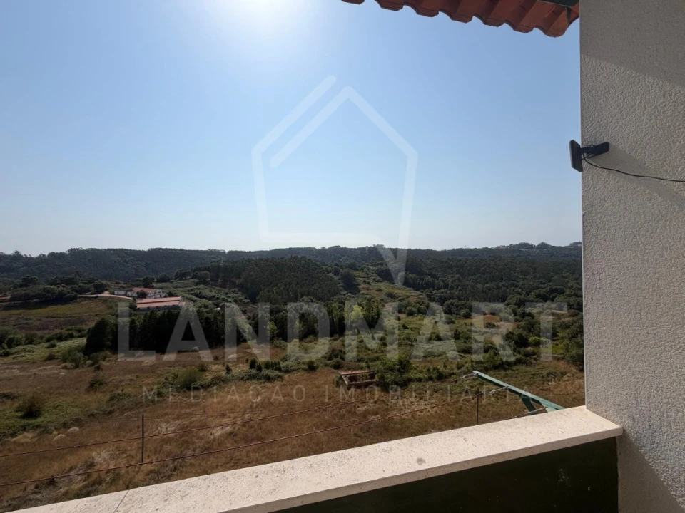 Apartamento T2 para Venda em Turquel Foto 9