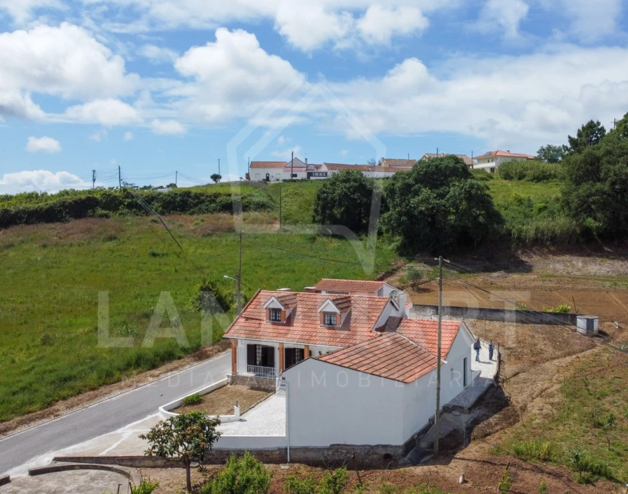 Moradia T3 para Venda em Cela Foto 4