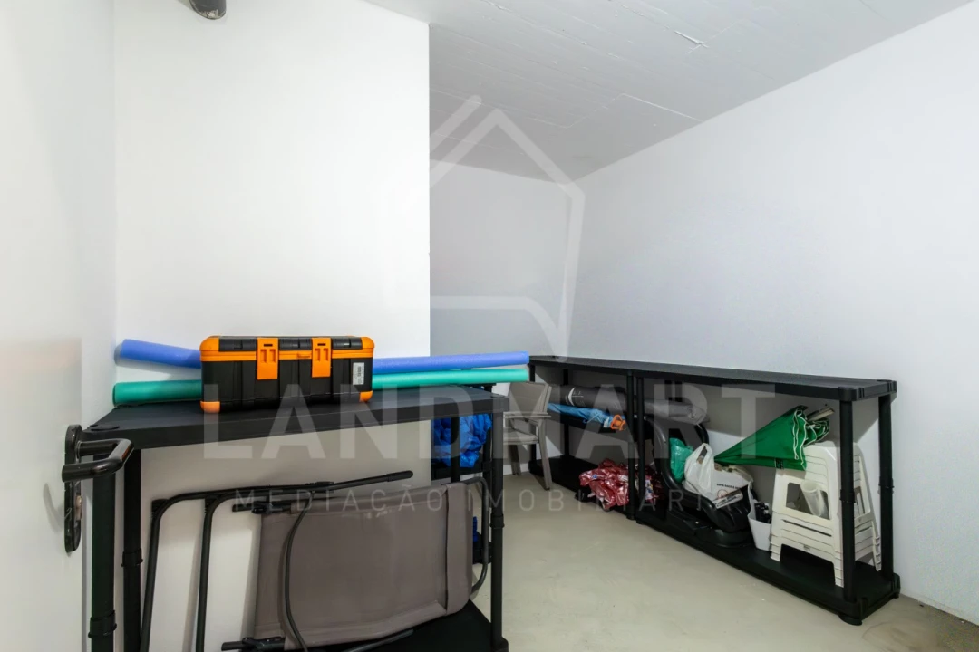 Apartamento T3 para Venda em Turquel Foto 23