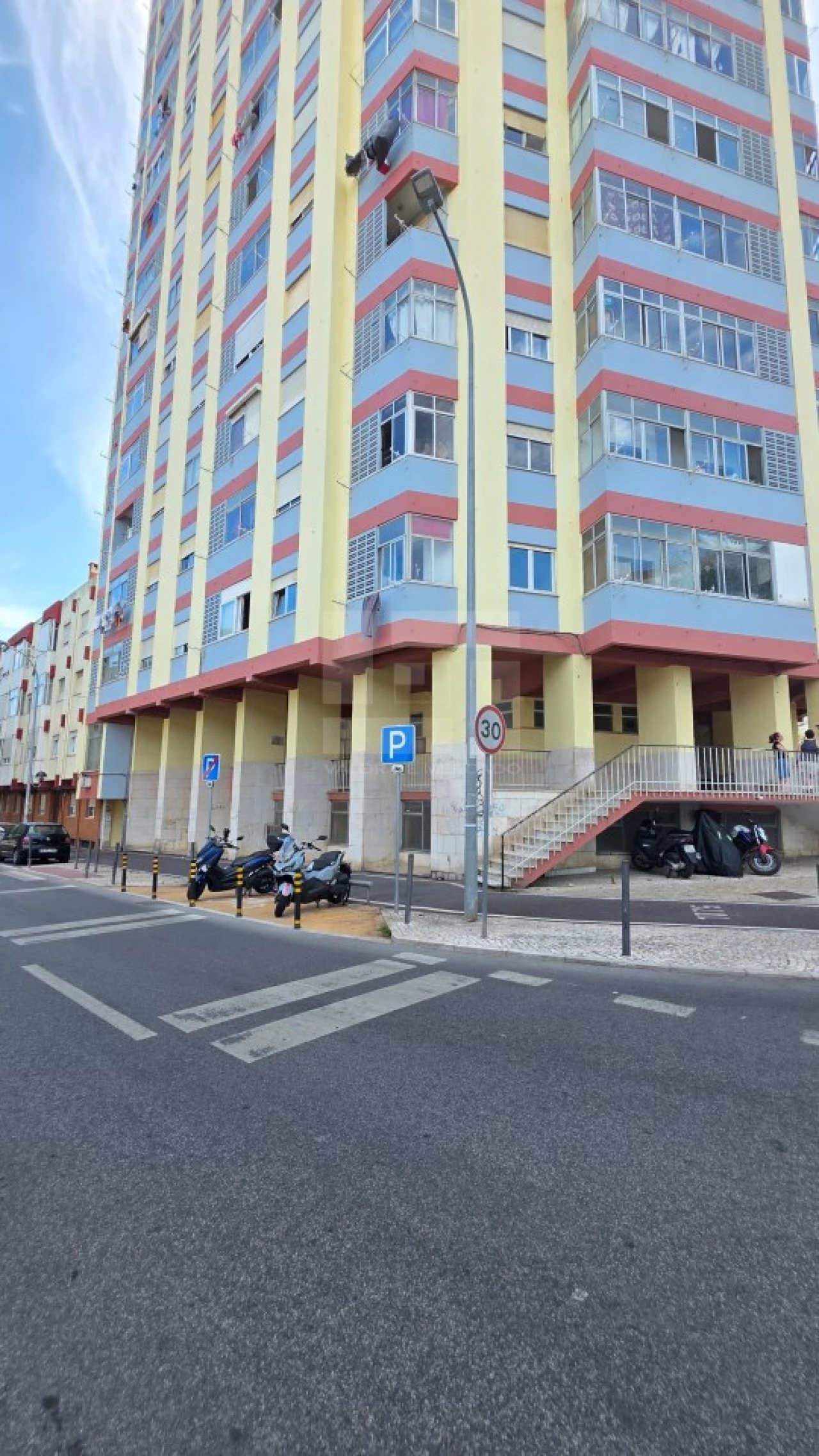 Loja para Venda em Venteira Foto 1