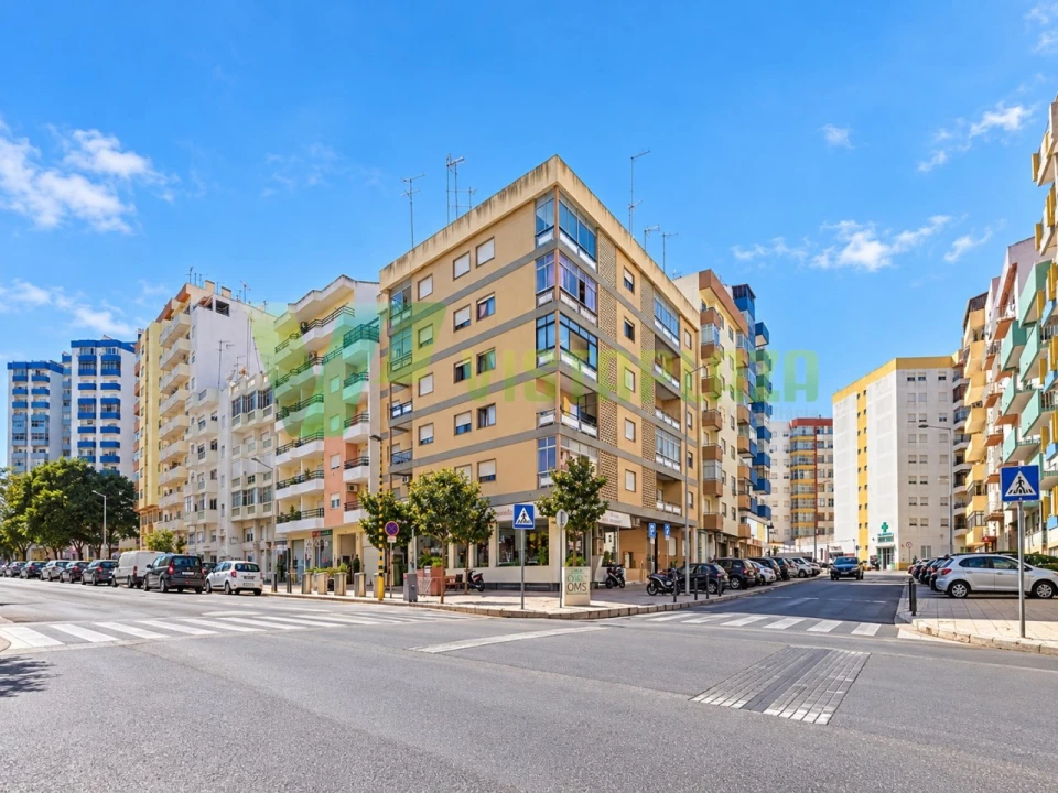Apartamento T2 para Venda em Portimão Foto 1