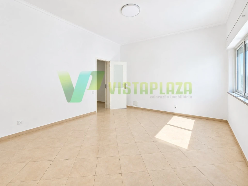 Apartamento T2 para Venda em Portimão Foto 7