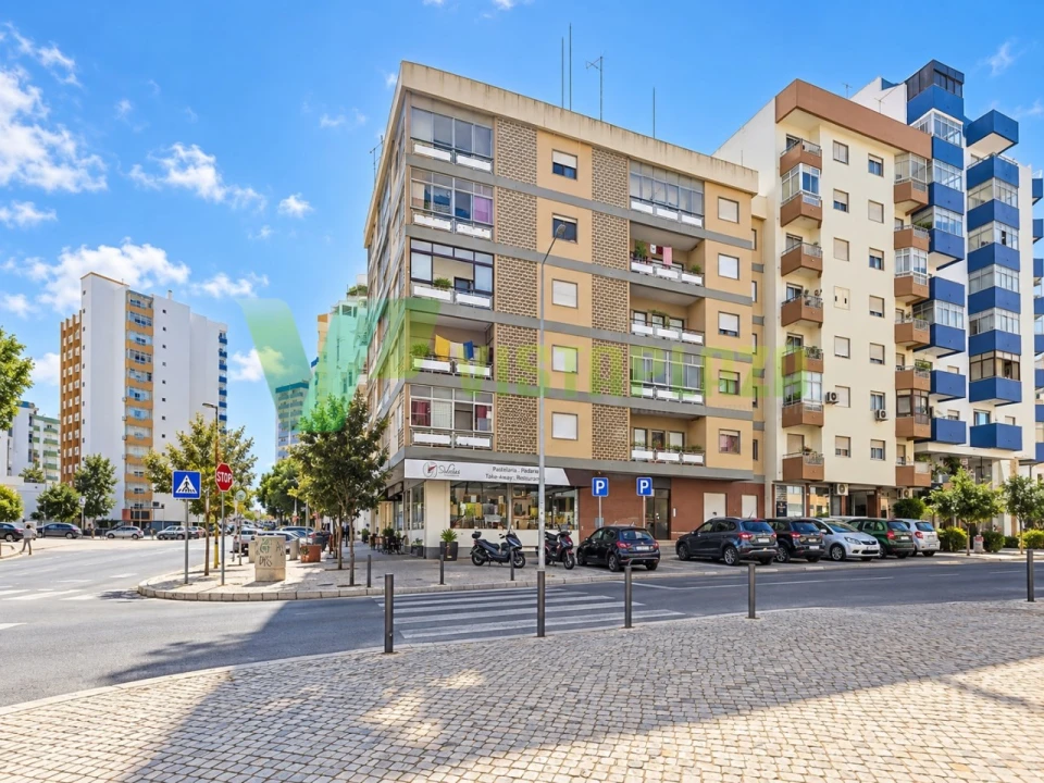 Apartamento T2 para Venda em Portimão Foto 14