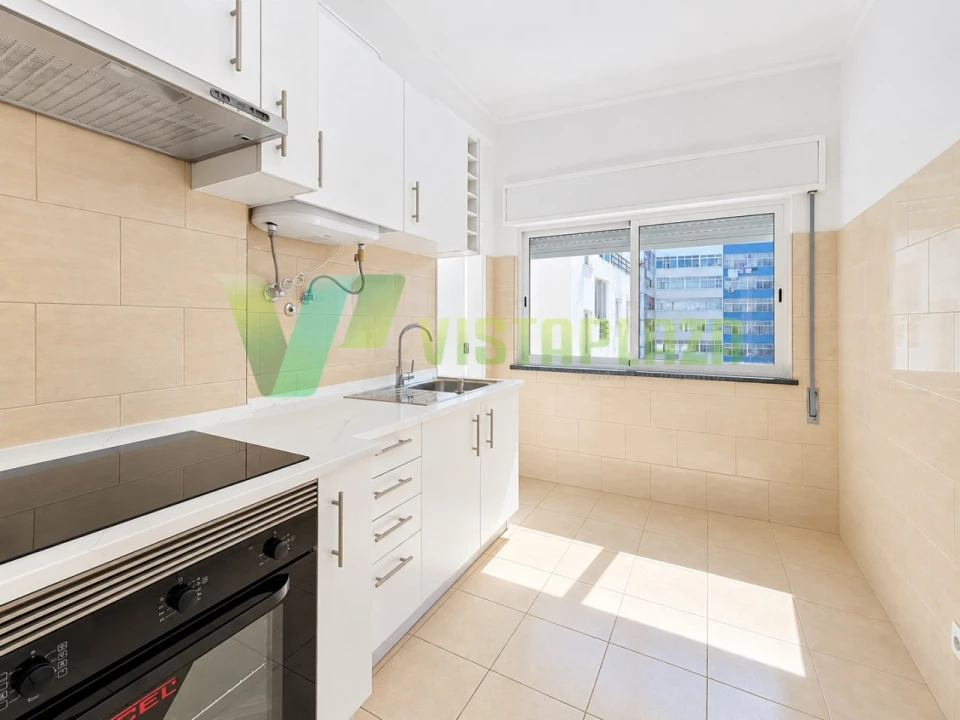 Apartamento T2 para Venda em Portimão Foto 16