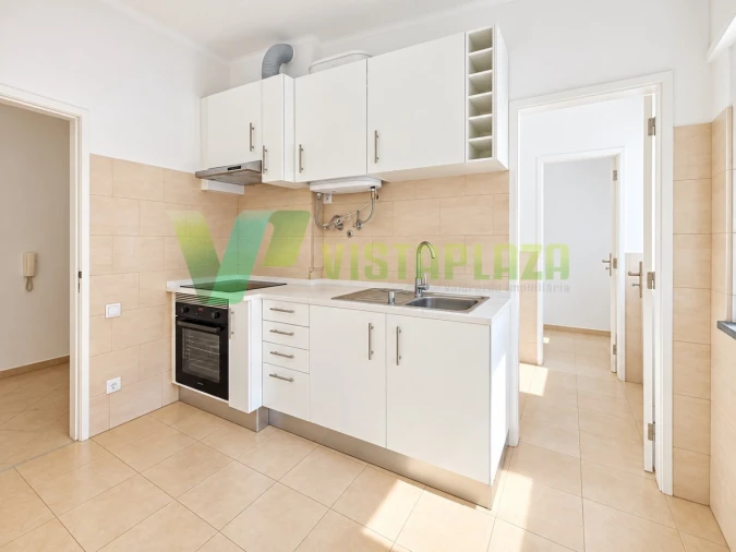 Apartamento T2 para Venda em Portimão Foto 4