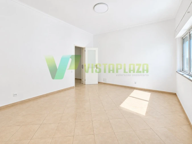Apartamento T2 para Venda em Portimão Foto 7