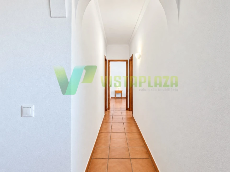 Apartamento T2 para Venda em Portimão Foto 10