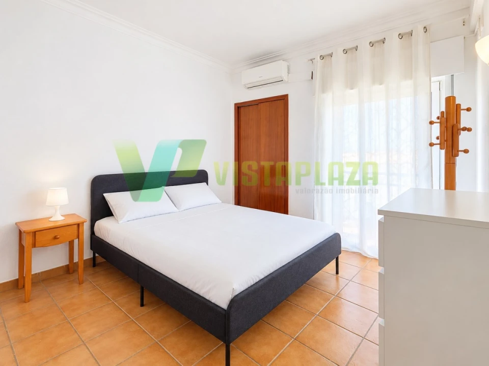 Apartamento T2 para Venda em Portimão Foto 11