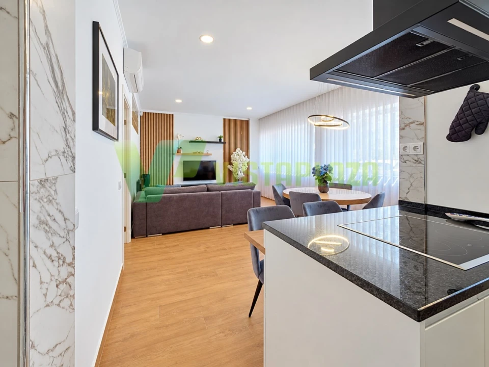Apartamento T2 para Venda em Portimão Foto 3