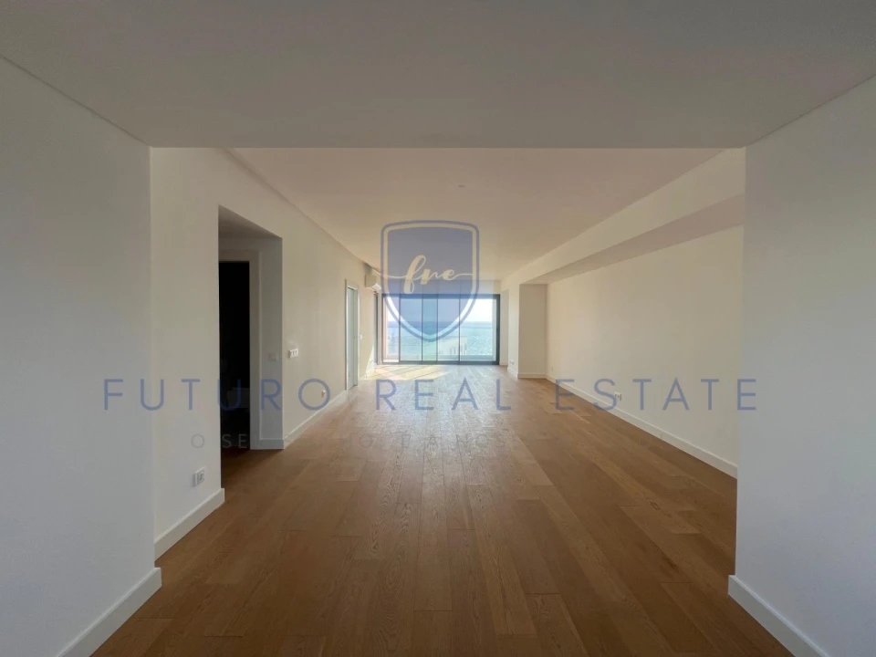 Apartamento T4 para Venda em São Martinho Foto 2