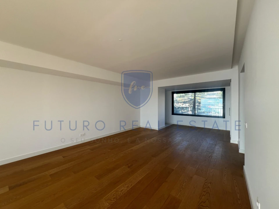 Apartamento T4 para Venda em São Martinho Foto 5