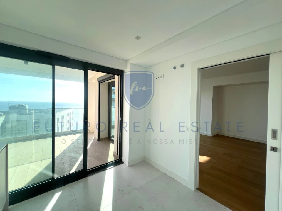 Apartamento T4 para Venda em São Martinho Foto 8